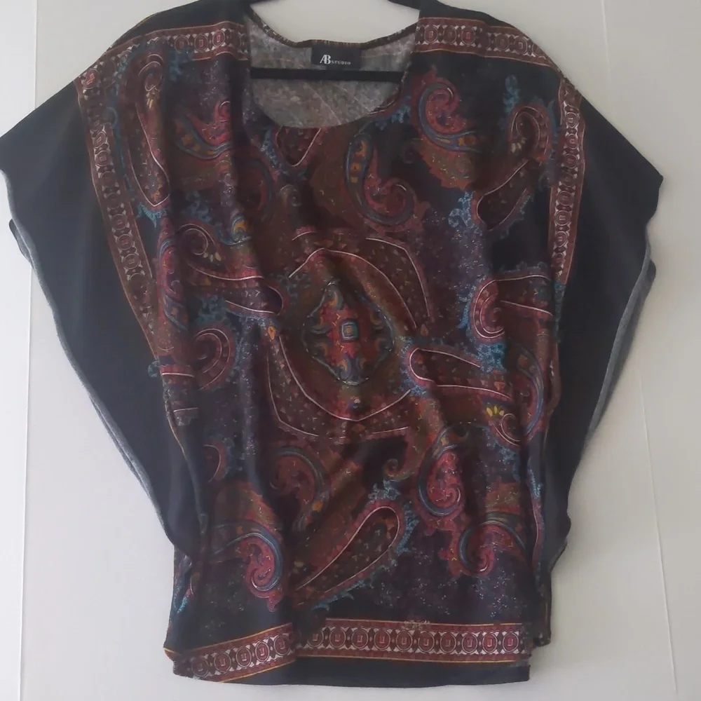 Women's Paisley print sweater size large
